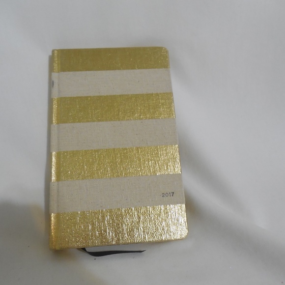 Gold and Beige Kate Spade Agenda - Picture 3 of 11